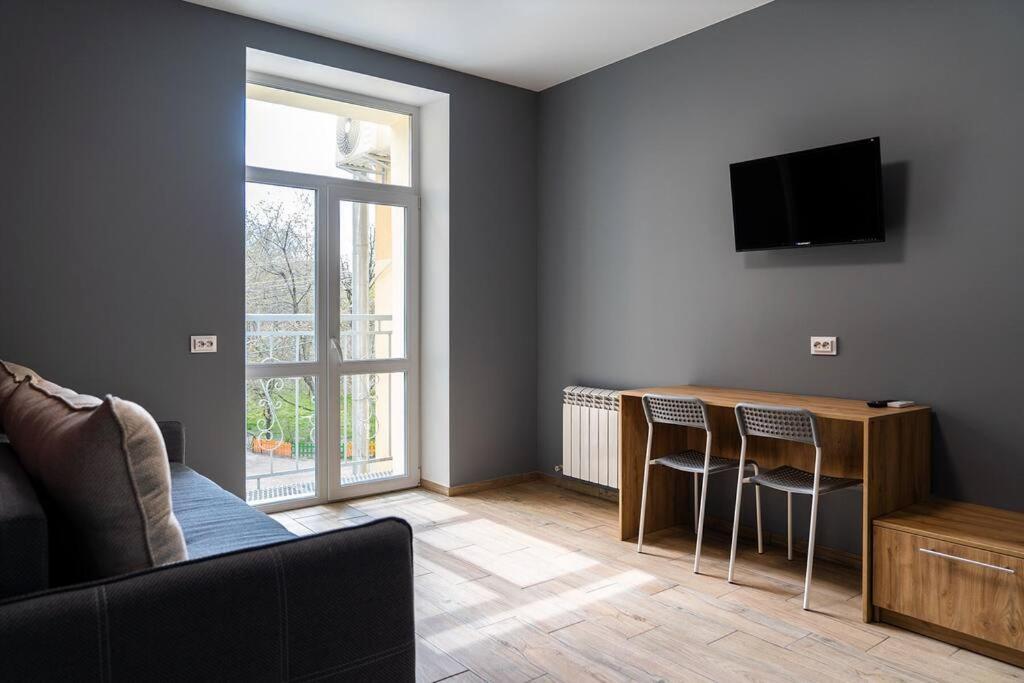 Apartment In The Heart Of Chernigov Exterior photo
