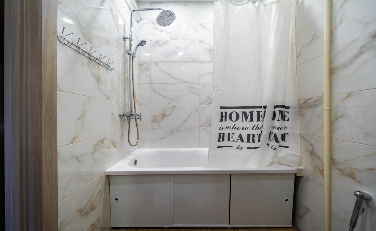 Apartment In The Heart Of Chernigov Exterior photo
